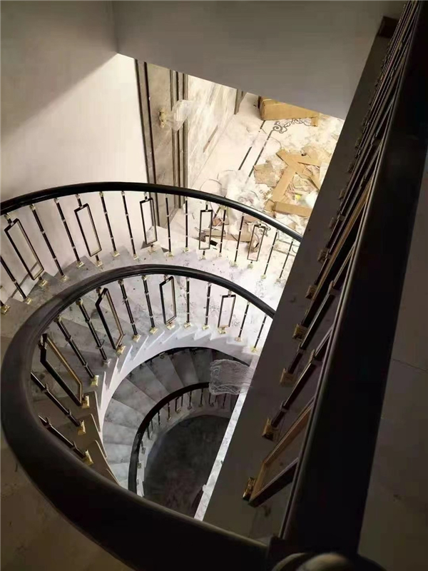 呼市铝艺楼梯护栏2