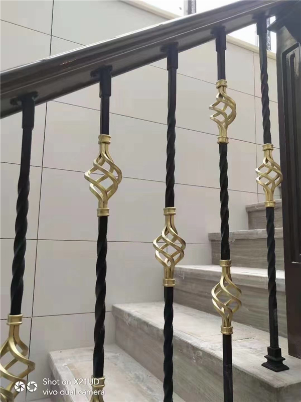 呼市铝艺楼梯护栏6