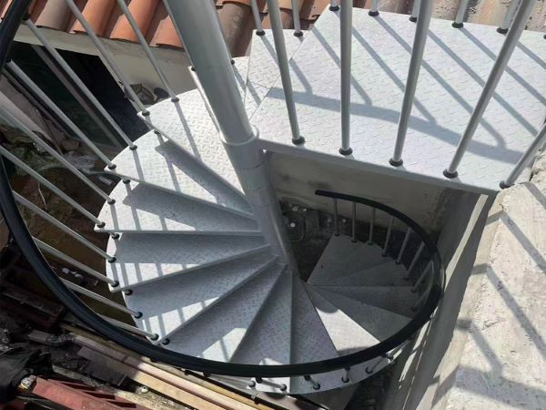 呼市铝合金楼梯护栏案例2